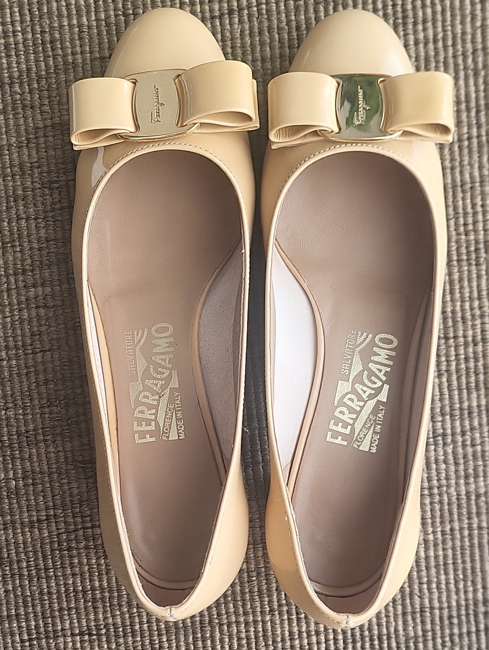 Salvatore Ferragamo Cream Patent Leather Bow Flats